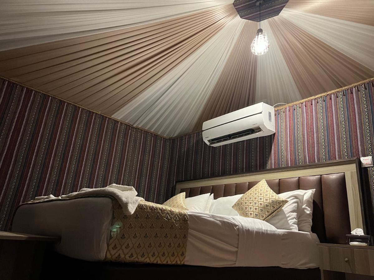 Moon Magic Valley Apartment Wadi Rum Bagian luar foto