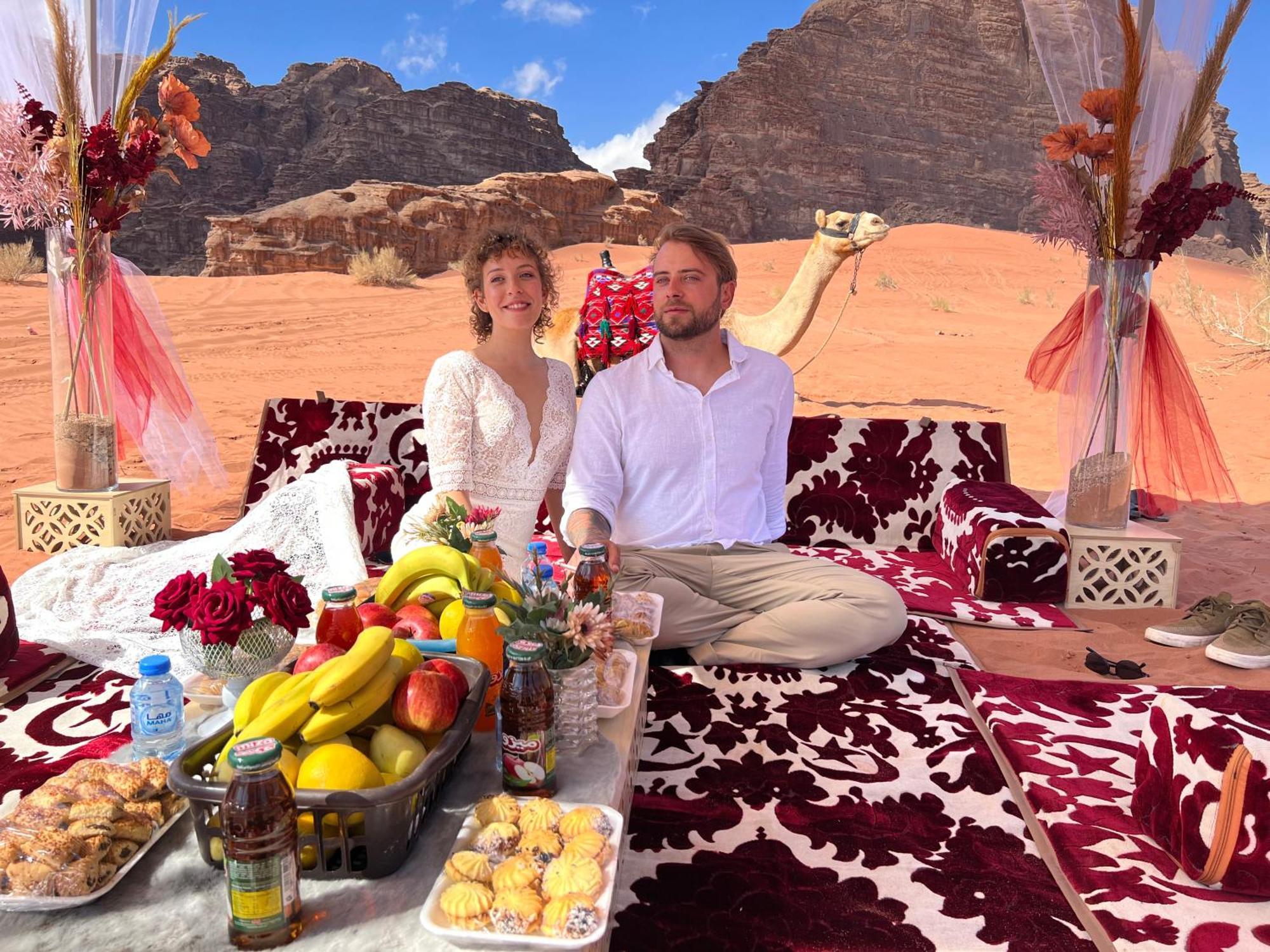 Moon Magic Valley Apartment Wadi Rum Bagian luar foto