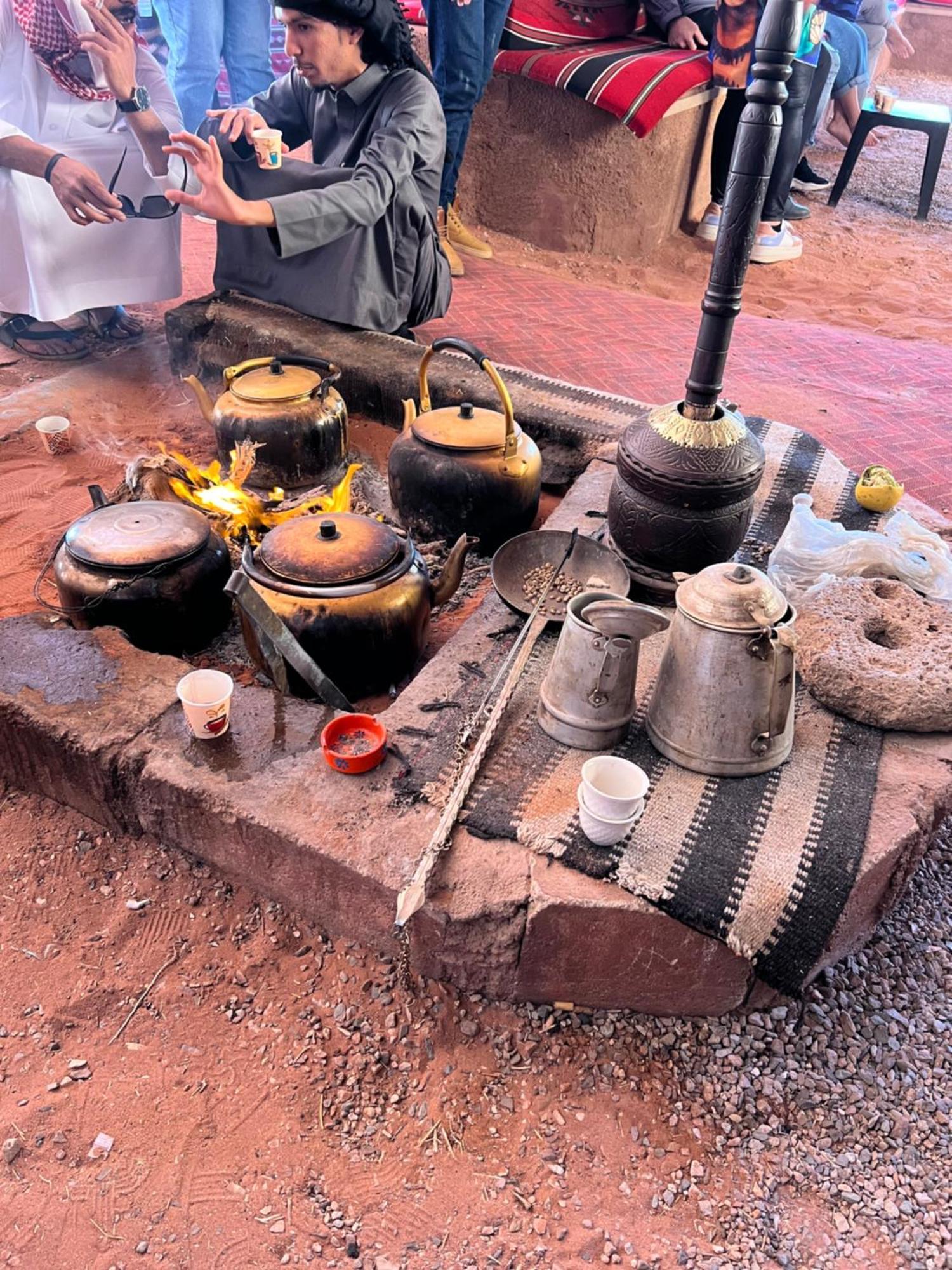 Moon Magic Valley Apartment Wadi Rum Bagian luar foto
