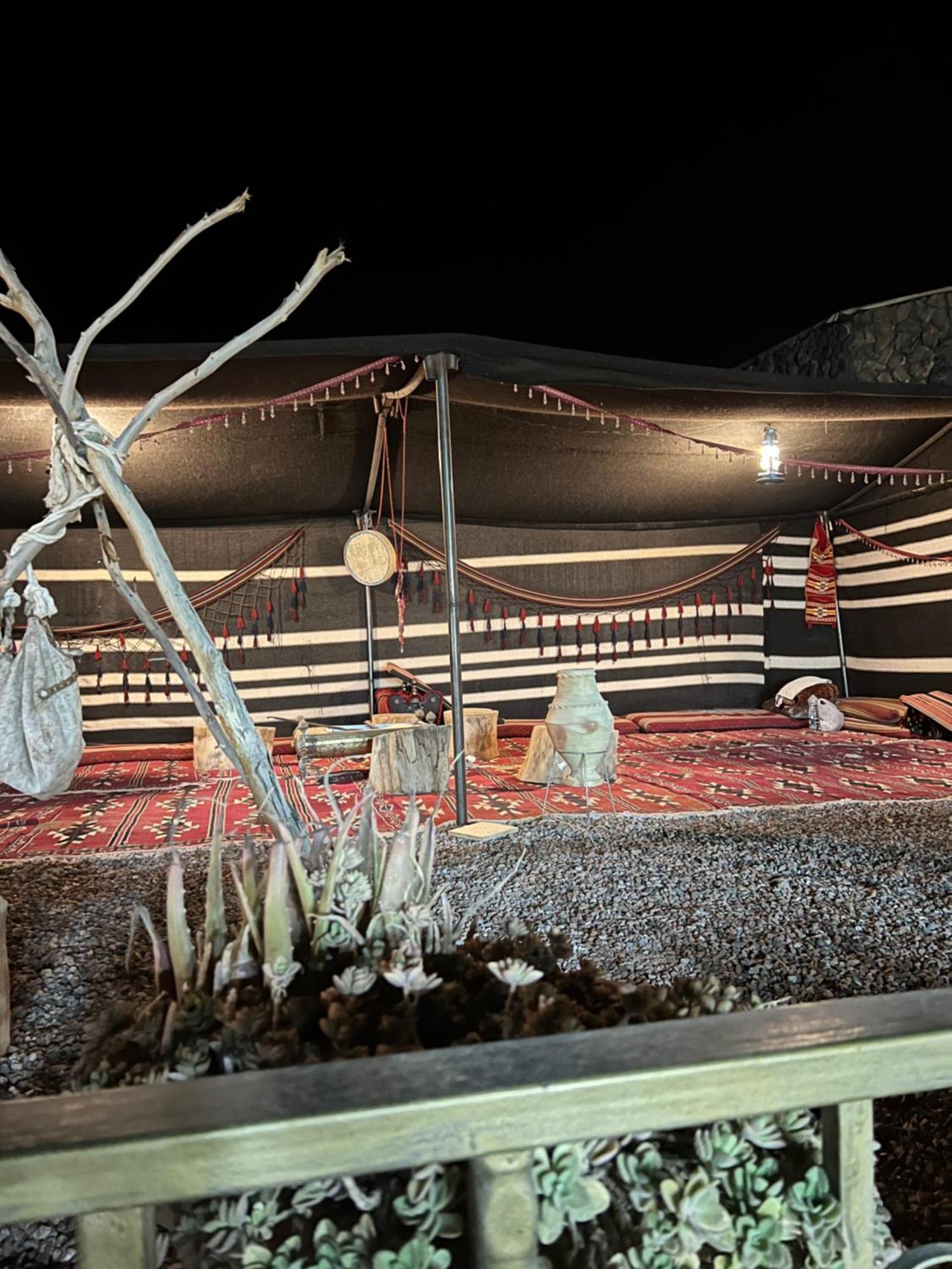 Moon Magic Valley Apartment Wadi Rum Bagian luar foto