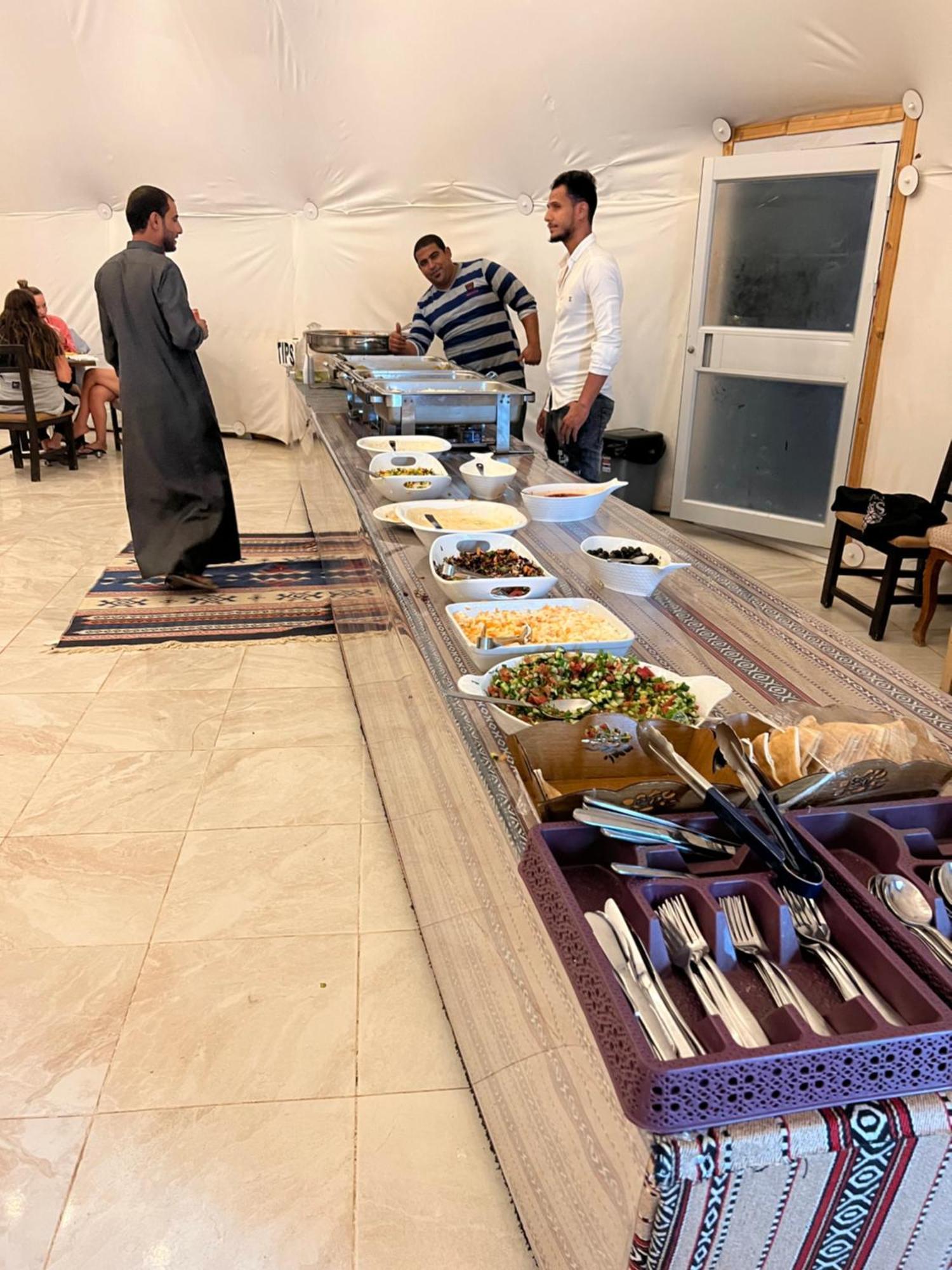 Moon Magic Valley Apartment Wadi Rum Bagian luar foto