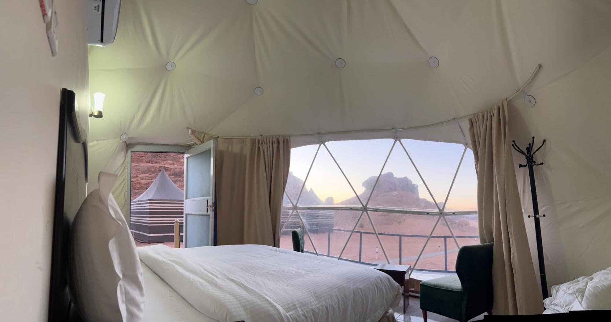 Moon Magic Valley Apartment Wadi Rum Bagian luar foto
