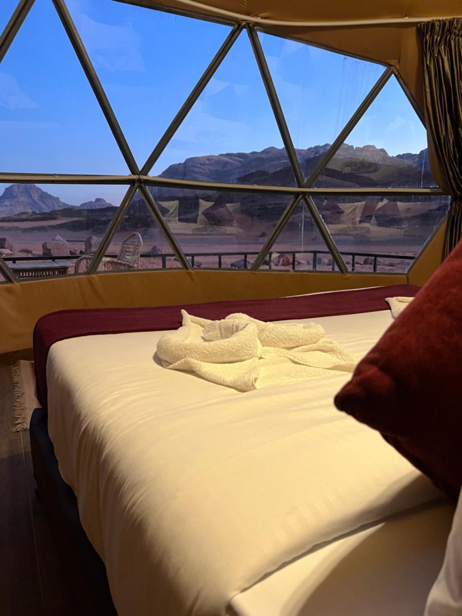Moon Magic Valley Apartment Wadi Rum Bagian luar foto