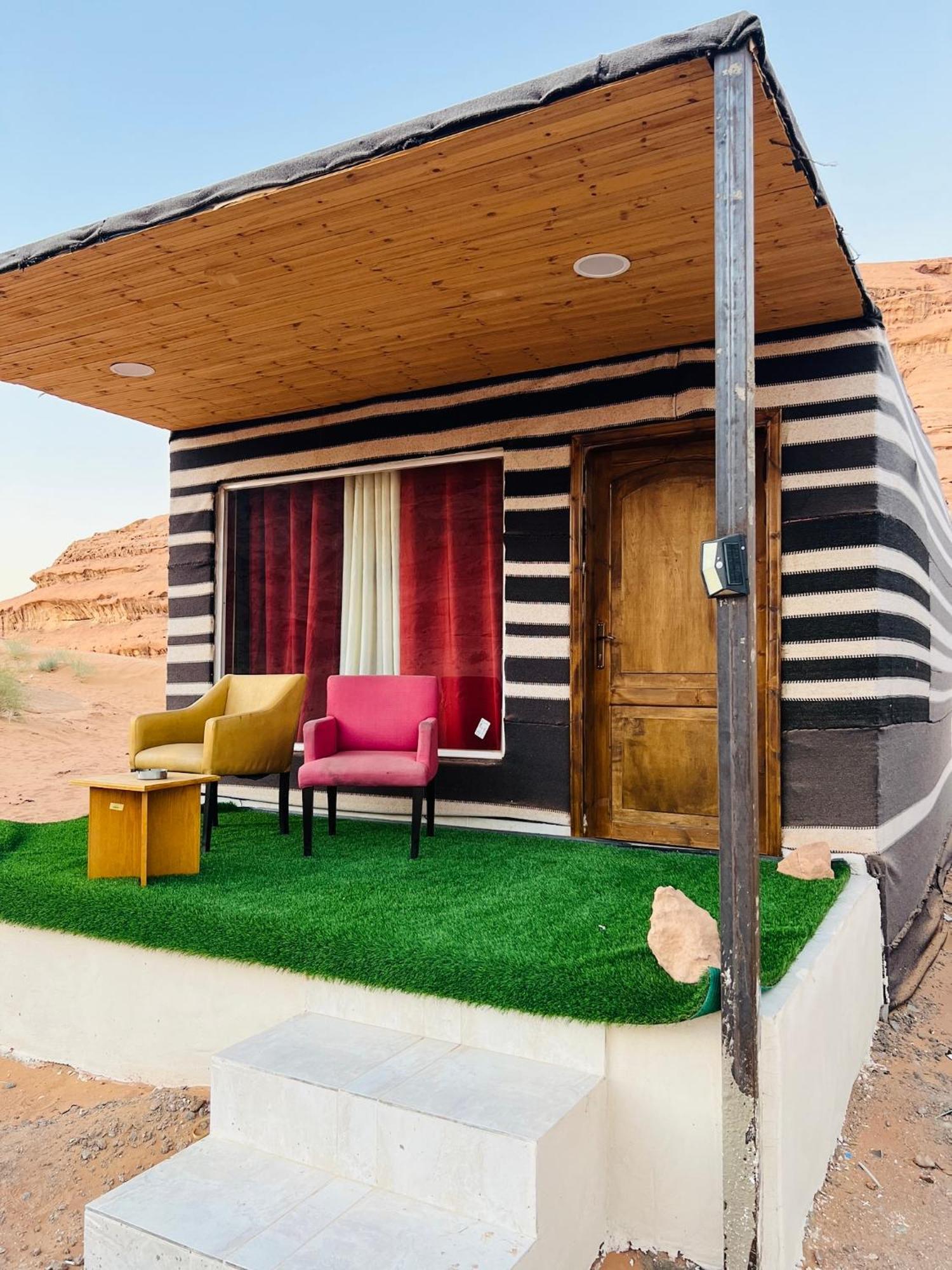 Moon Magic Valley Apartment Wadi Rum Bagian luar foto