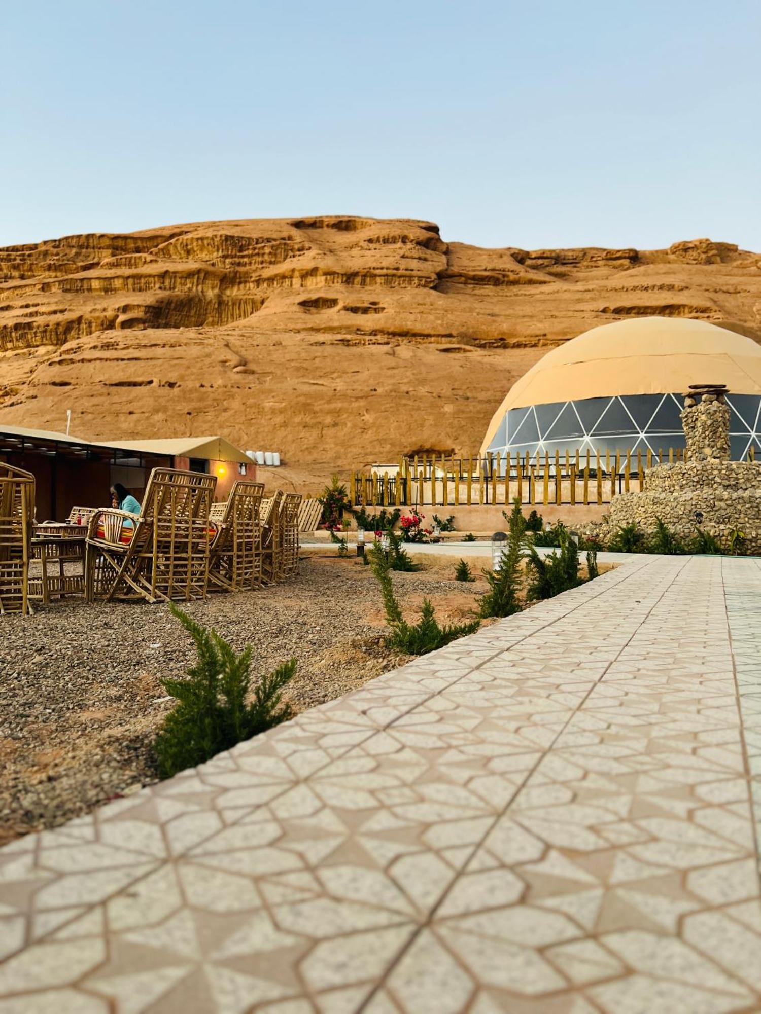Moon Magic Valley Apartment Wadi Rum Bagian luar foto