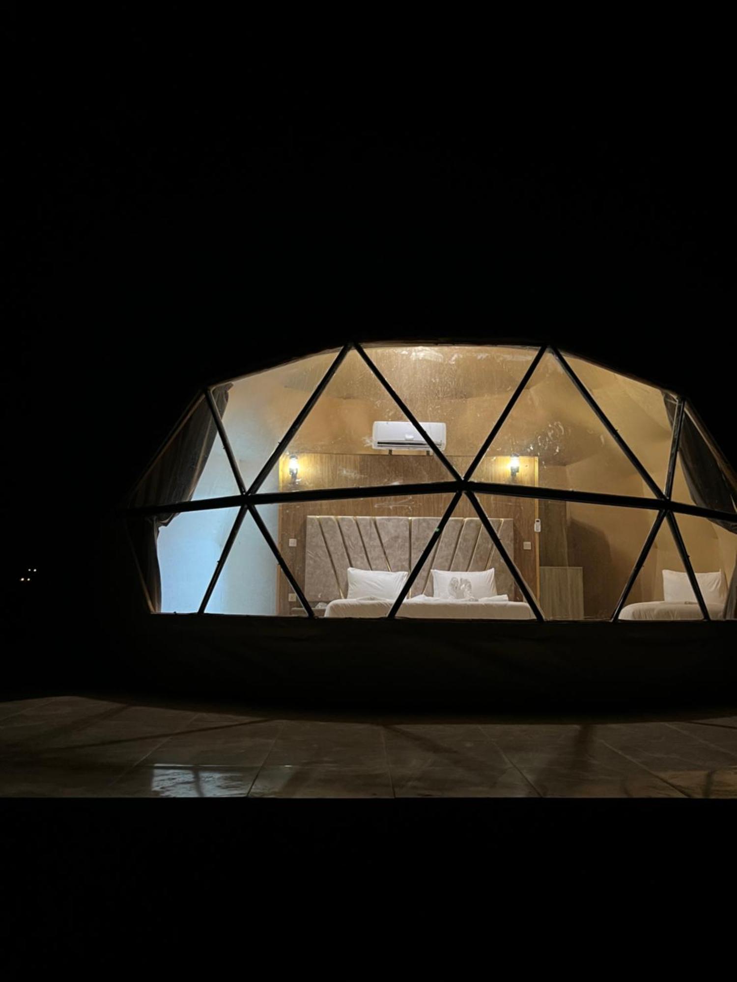 Moon Magic Valley Apartment Wadi Rum Bagian luar foto