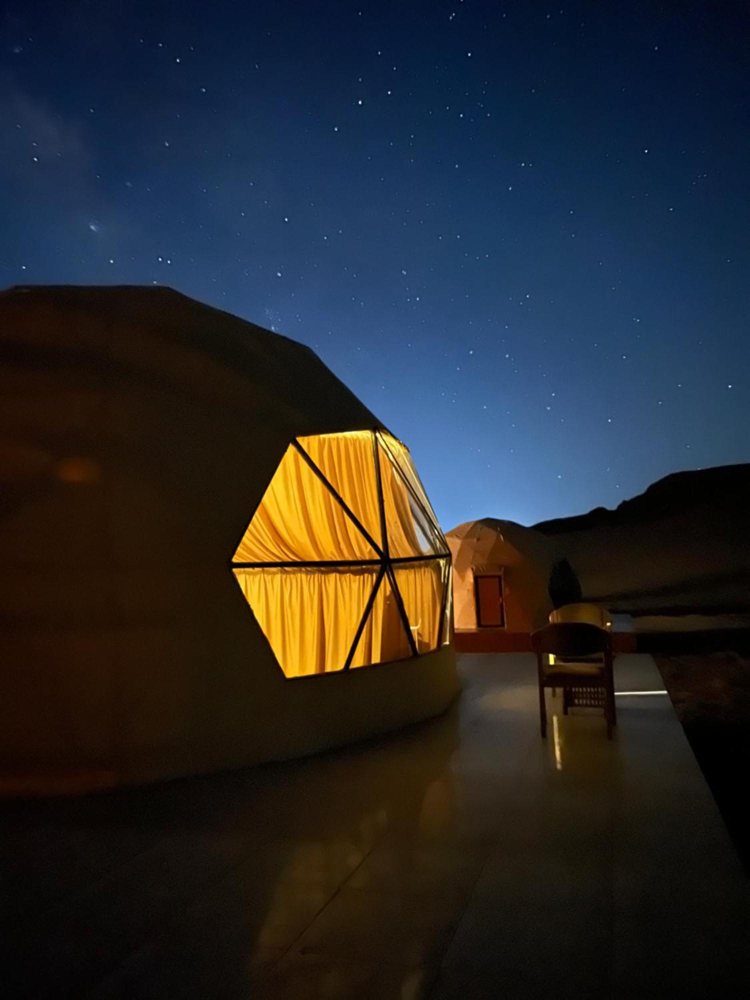 Moon Magic Valley Apartment Wadi Rum Bagian luar foto